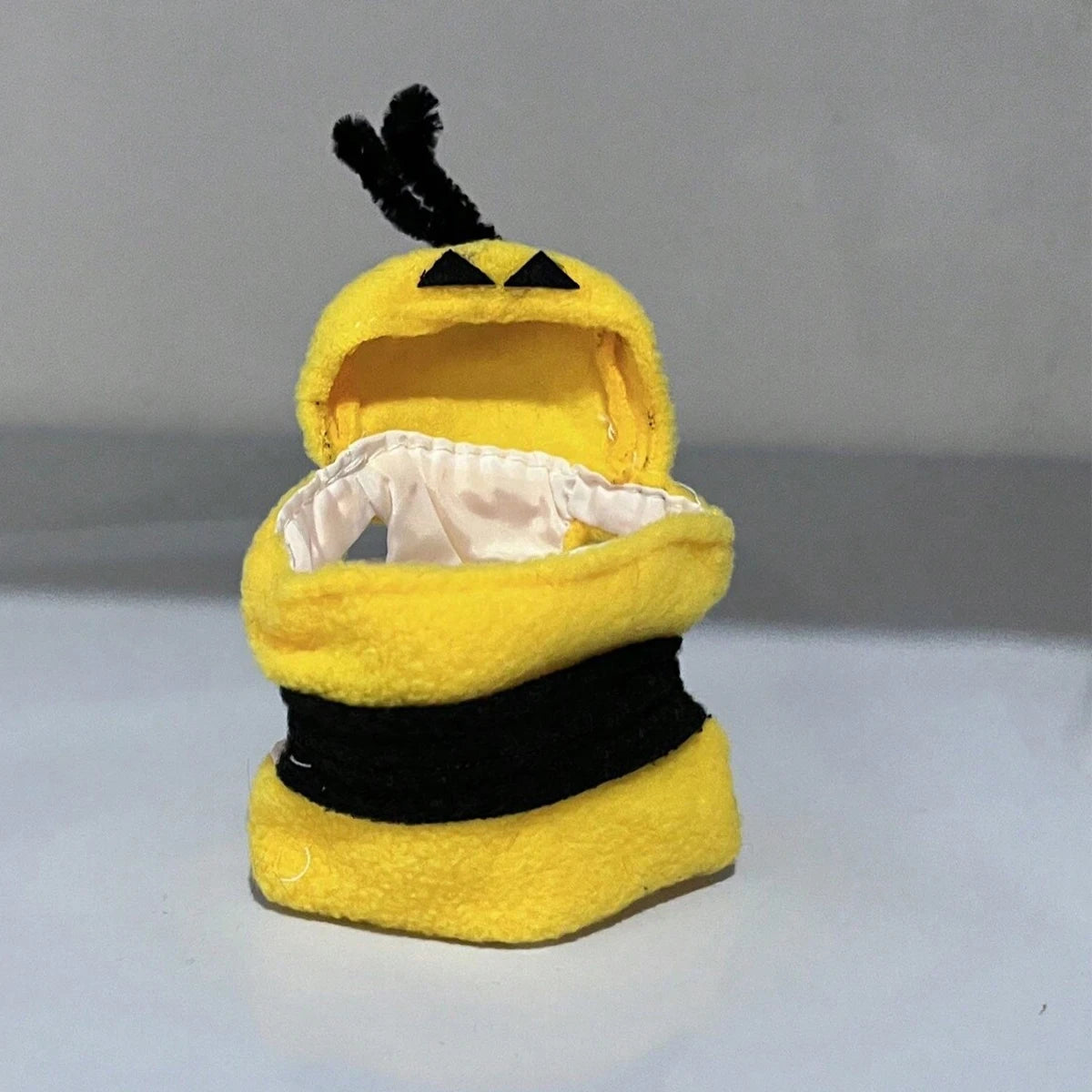 Bee Costume Hoodie for Birds - Soft Cotton Outfit for Small Pets